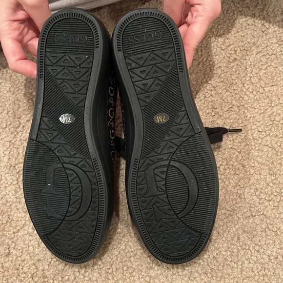 NWOT Black and Brown GUESS Lace Shoes - Picture 2 of 6